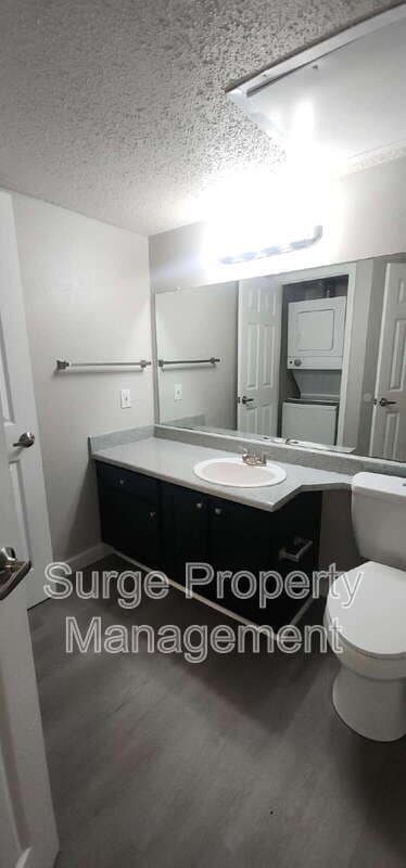 Building Photo - 18333 Roehampton Dr