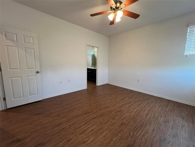 Building Photo - 805 Hallie Cove