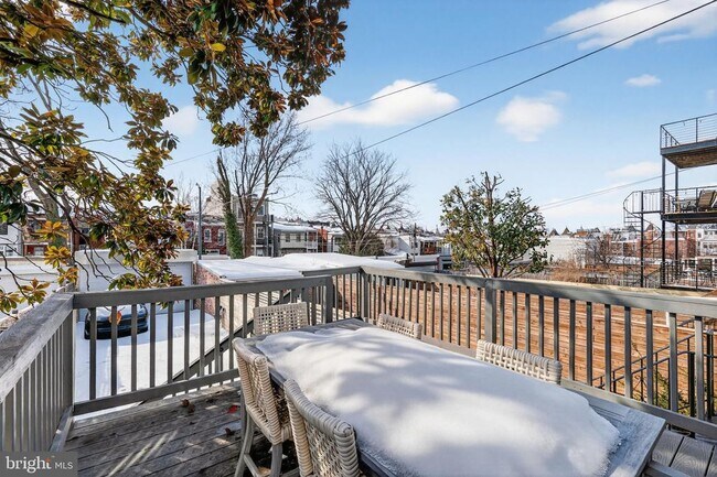 Building Photo - 32 Adams St NW