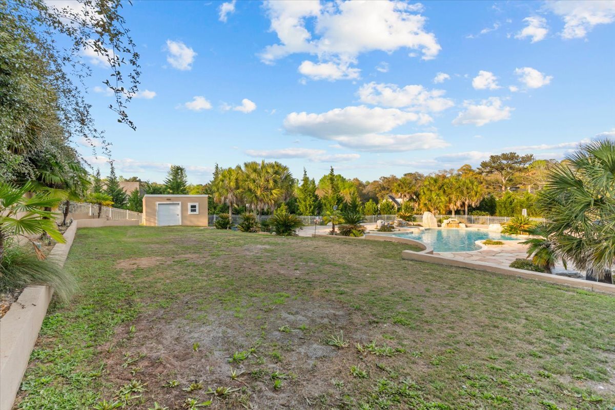 Building Photo - 200 Asphodel Dr
