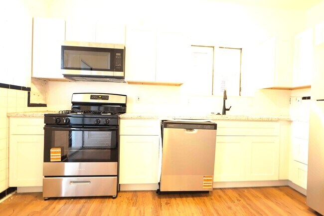 Building Photo - 3754 Dunnica Ave