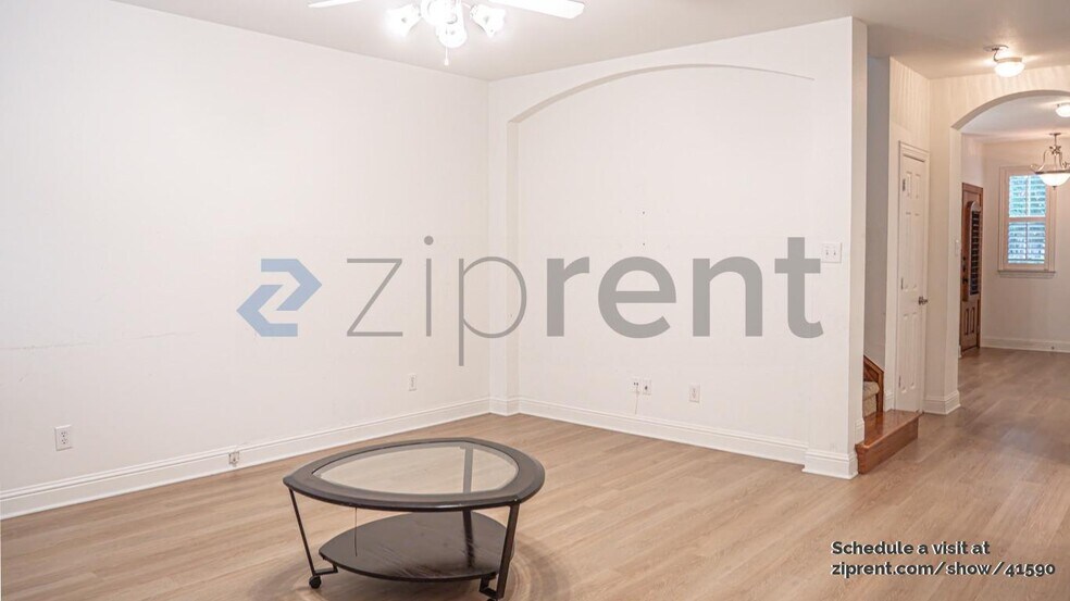 Building Photo - 427 Fuente