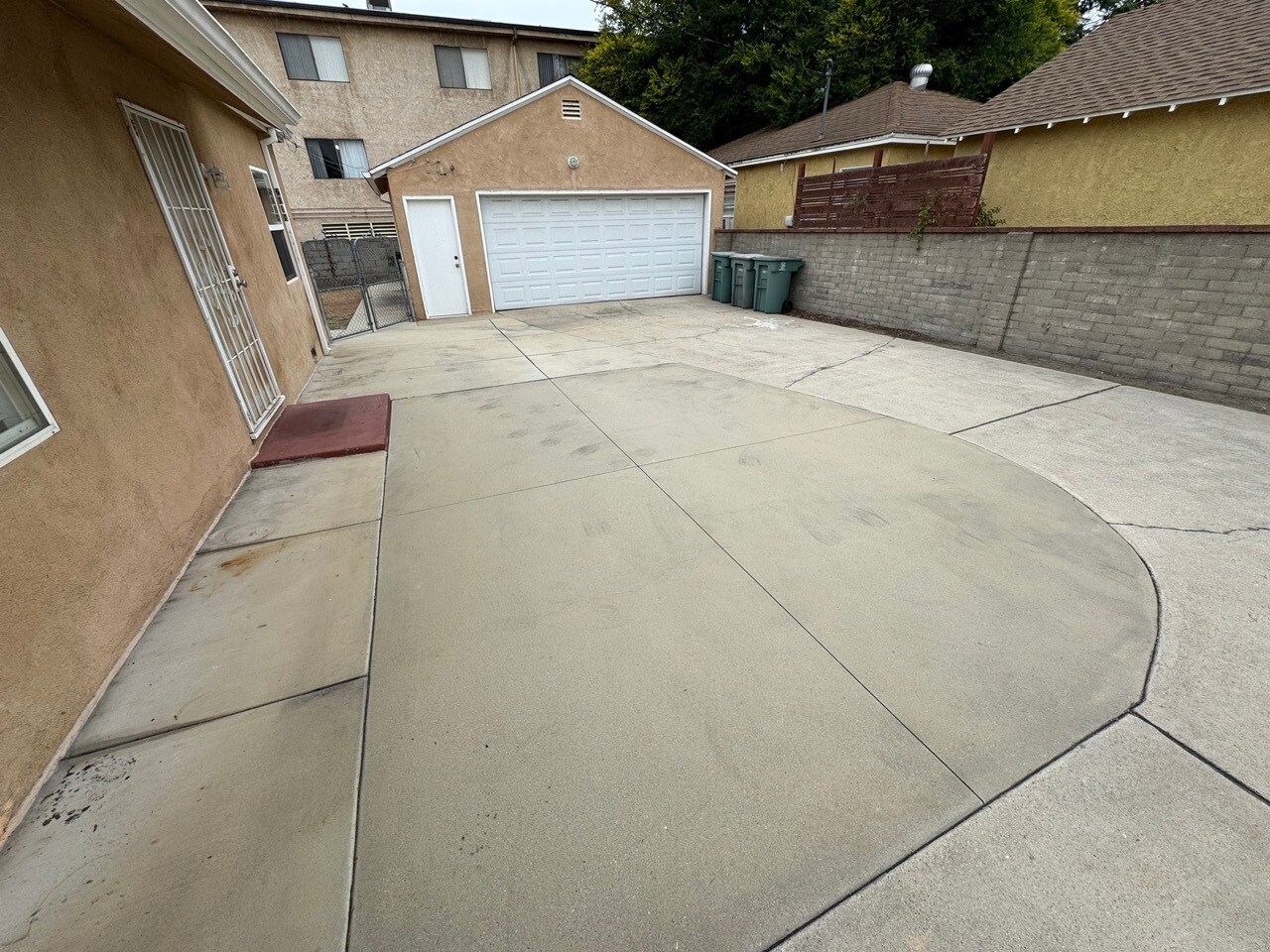 Building Photo - 2014 N Parish Pl