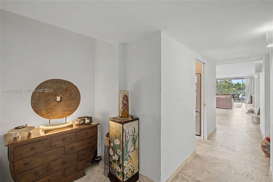 Building Photo - 2575 Brickell Bay Dr