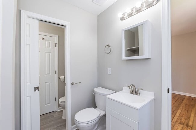 Building Photo - Updated Three Bedroom Home!