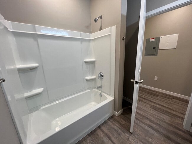 Building Photo - 4440 - 4450 S 26th St