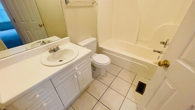 Building Photo - 2428 E University Dr