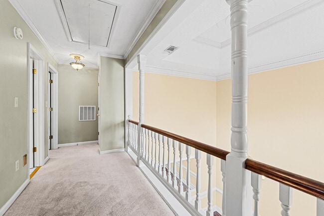 Building Photo - 15 Mulberry Ln