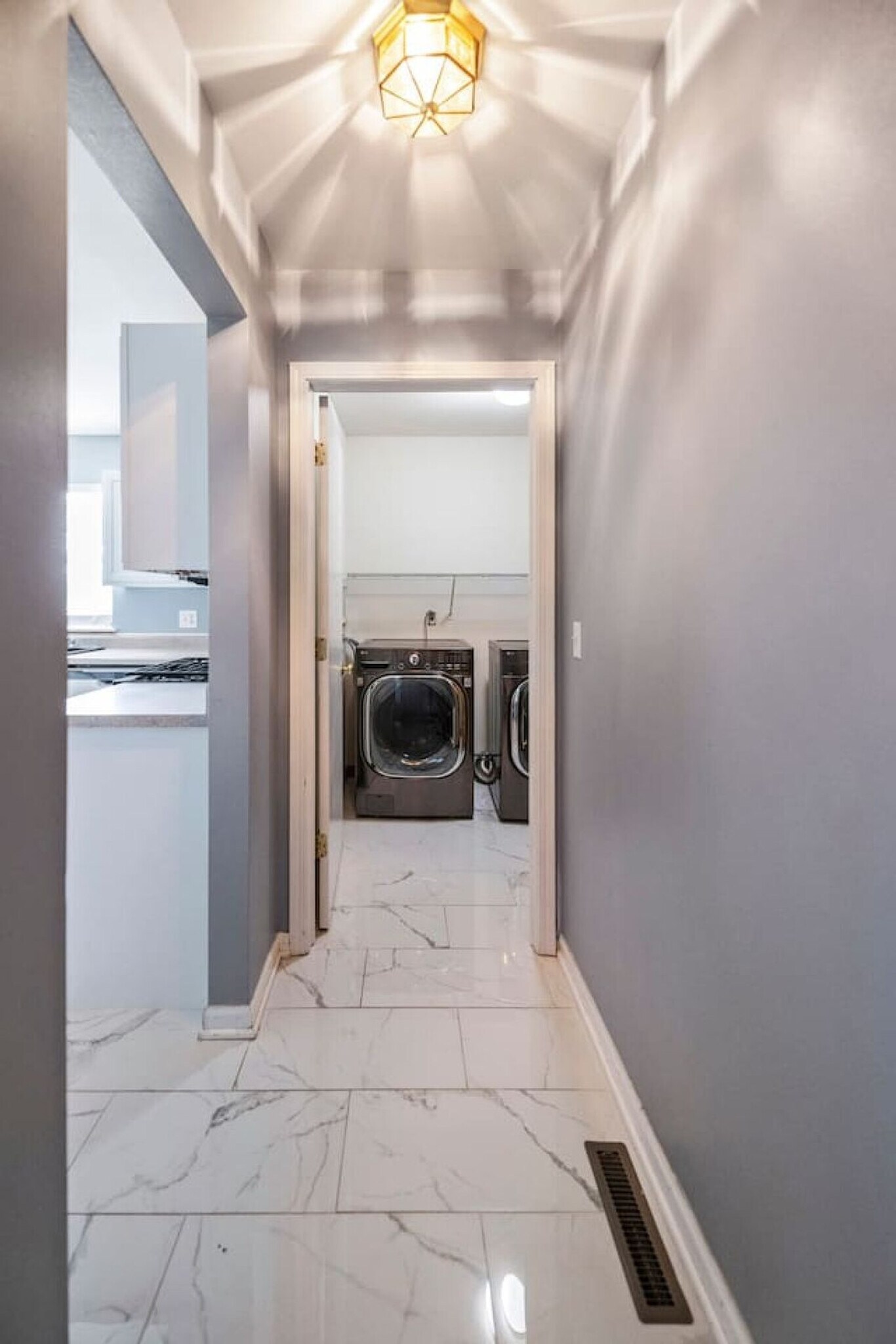 Building Photo - 784 Long Island Cir