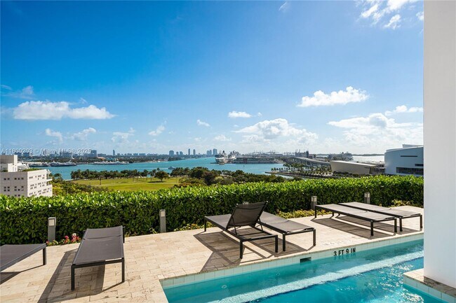 Building Photo - 1040 Biscayne Blvd
