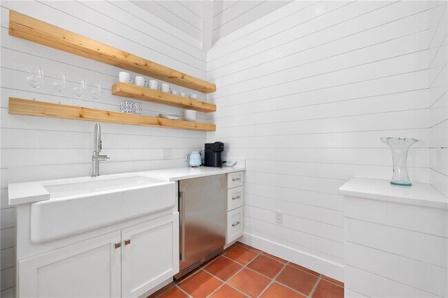 Building Photo - 89 Gibbs Ave