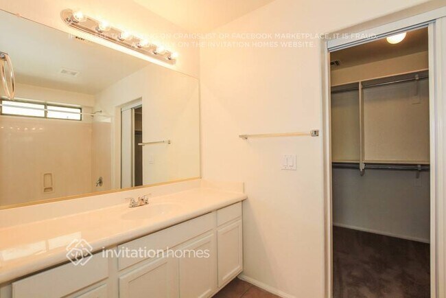 Building Photo - 12642 W Pasadena Ave