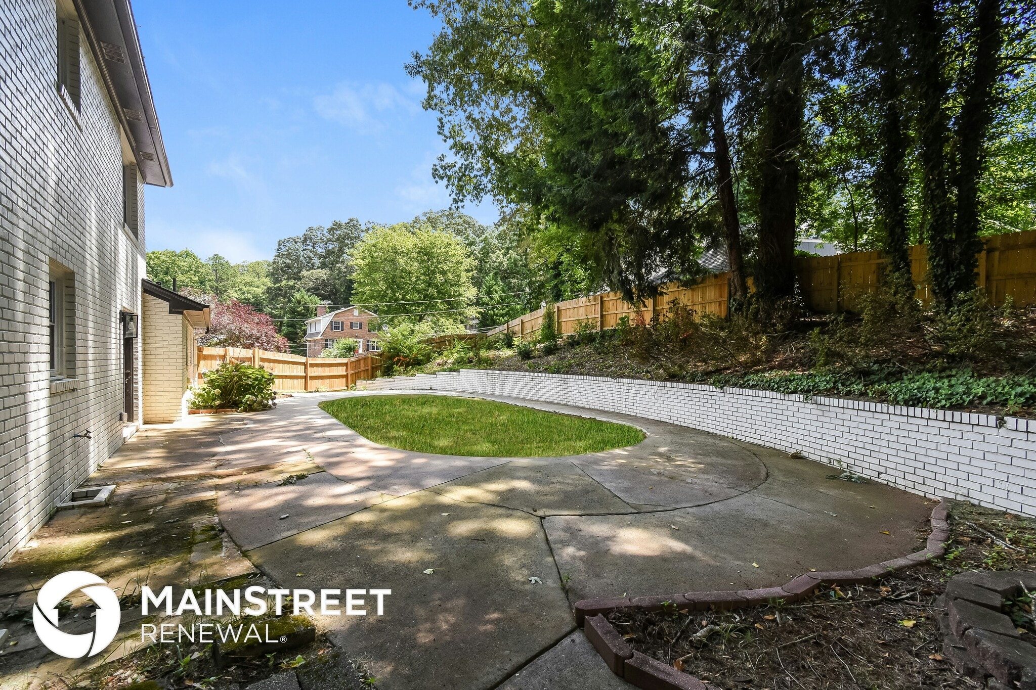 Building Photo - 2730 Cedarbrook Dr