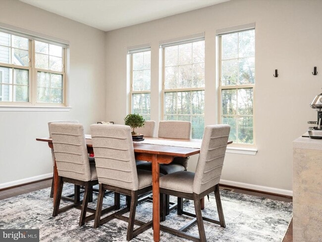 Building Photo - 2321 Marion Rd