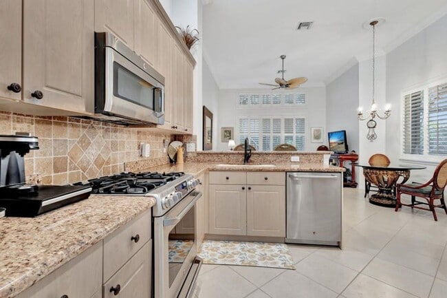 Building Photo - 10732 Grande Blvd