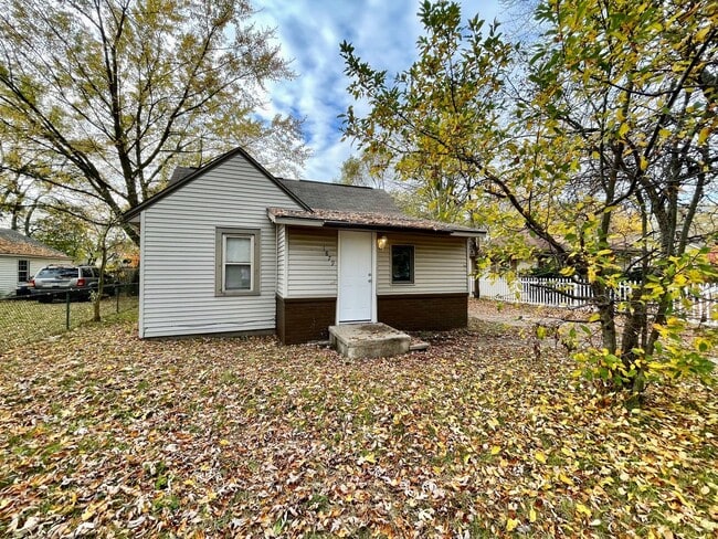 Building Photo - Three Bedroom Home in Muskegon