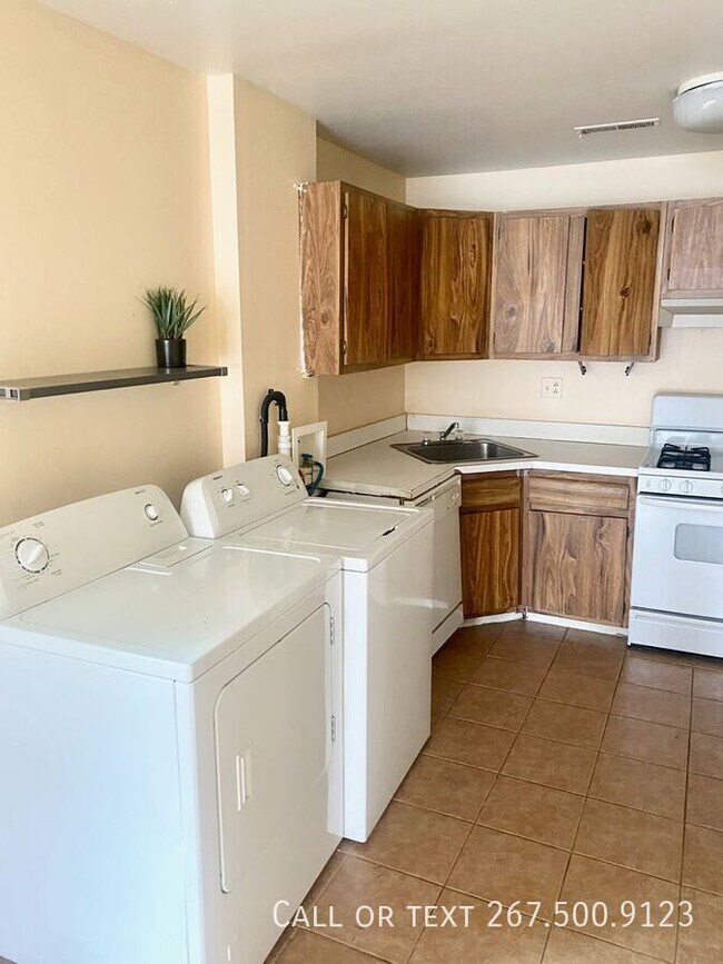 Building Photo - 303 South St