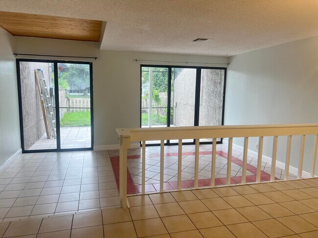 Building Photo - 12398 Westhampton Cir