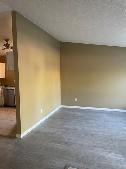 Building Photo - 18757 E Hawaii Dr