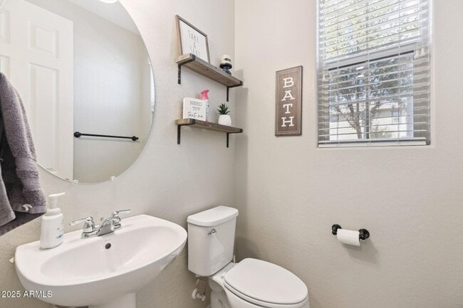 Building Photo - 3 Bedroom 2.5 Bathroom Paseo Place Home