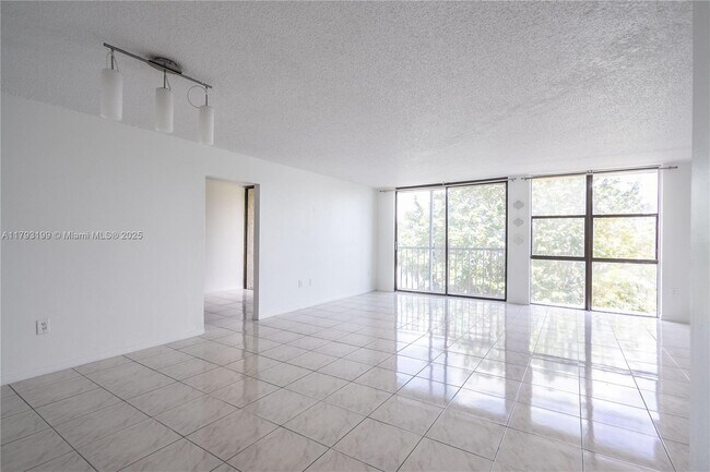 Building Photo - 17600 N Bay Rd