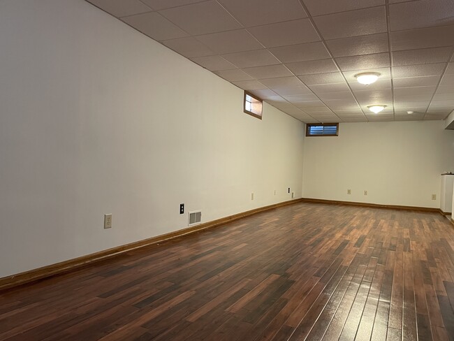 Building Photo - 1210 Acewood Blvd