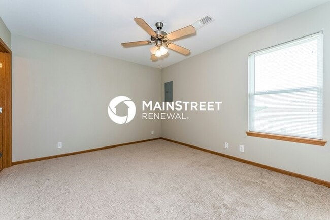 Building Photo - 3 Bedroom Pet-Friendly Home in Pleasant Hi...