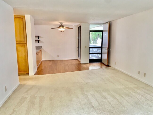 Building Photo - Upgraded 3 bed 2 bath condo in Kailua Town, 2 covered parking