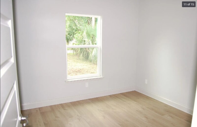 Building Photo - 377 Palm Dr