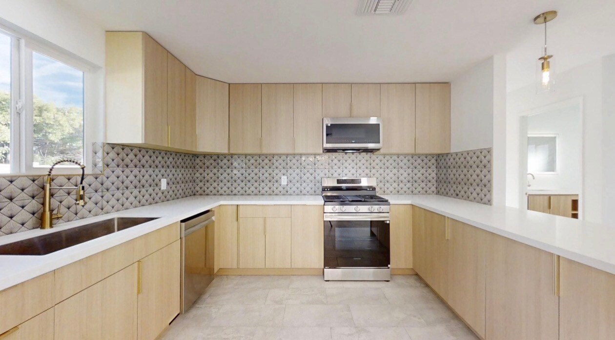 Building Photo - 2356 N Blando Rd