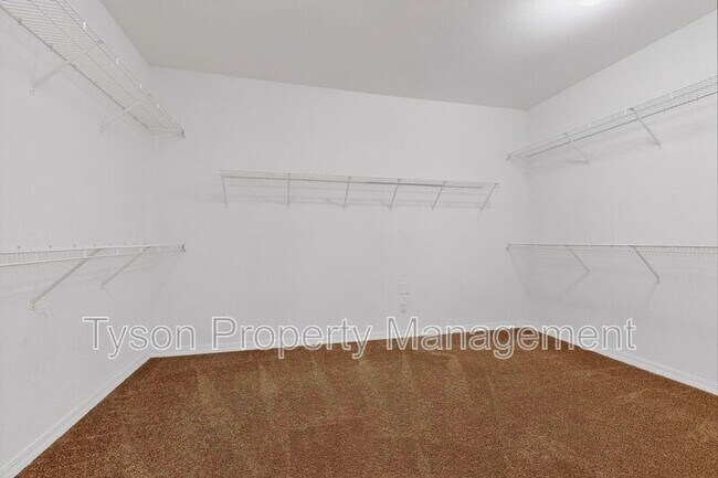 Building Photo - 7120 Alamillo Rd NW