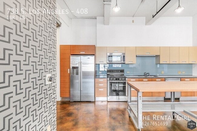 Building Photo - 738 S Los Angeles St