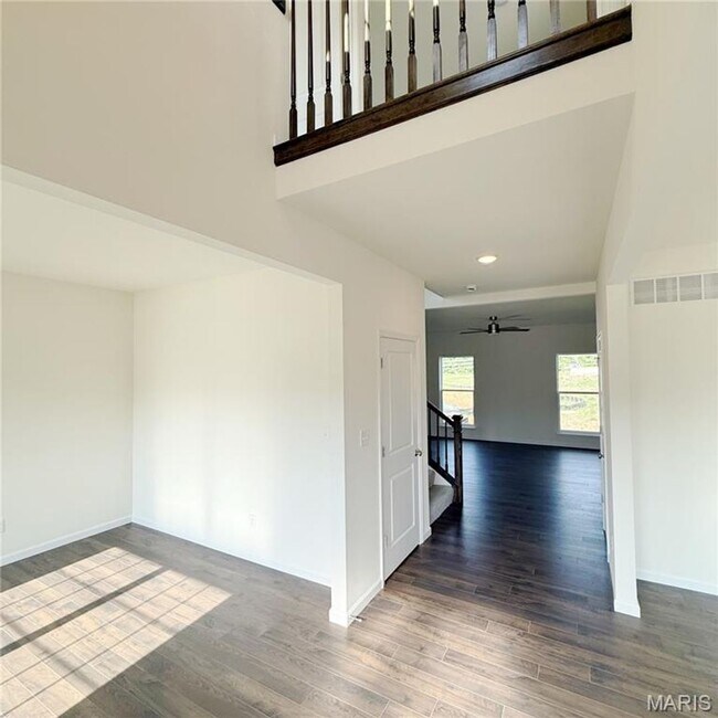 Building Photo - 302 Windmill View Court