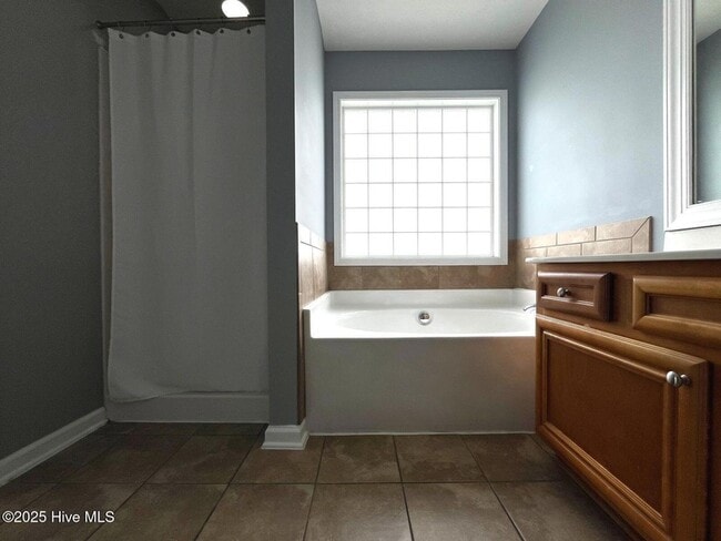 Building Photo - 1508 Thoroughbred Trail