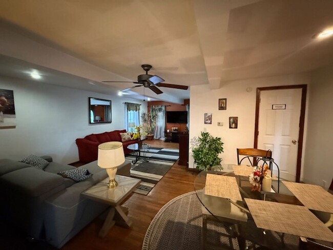 Building Photo - Spacious Three Bedroom, Two Full Bathroom Home with Chef’s Kitchen – Furnished Option Available!