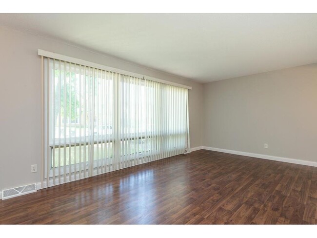 Building Photo - 2173 Glenridge Ave