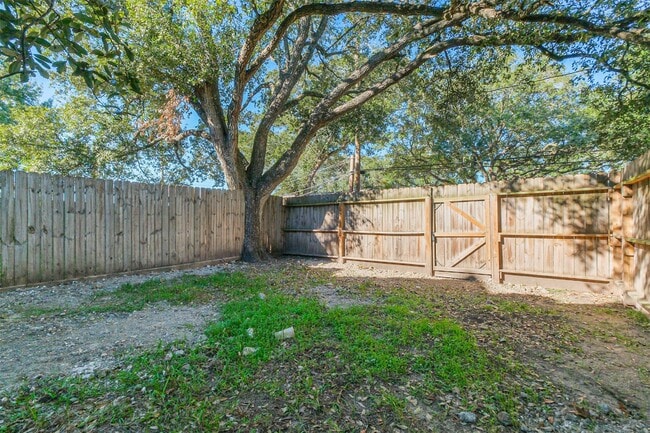 Building Photo - 3211 Avenue O