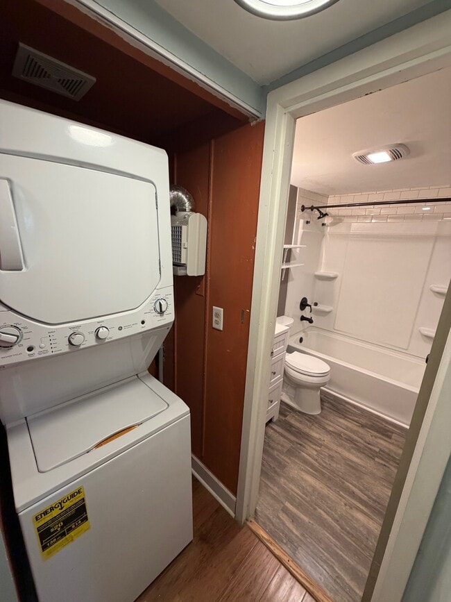 Building Photo - 4000 Gypsy Ln