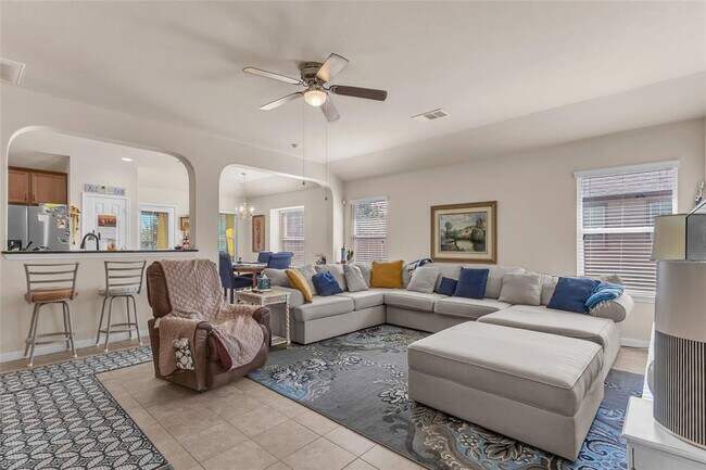 Building Photo - 206 Linden Ln