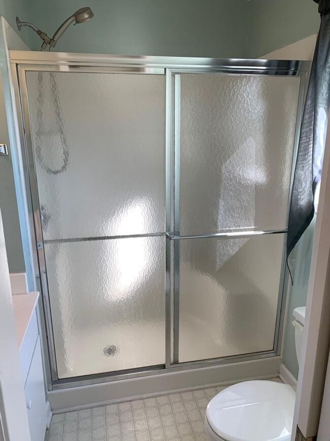 Building Photo - 2 bedroom 2 bath condo. Second Floor $1350/month