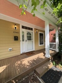 Building Photo - Updated and Spacious 3BR 2Bath House for rent