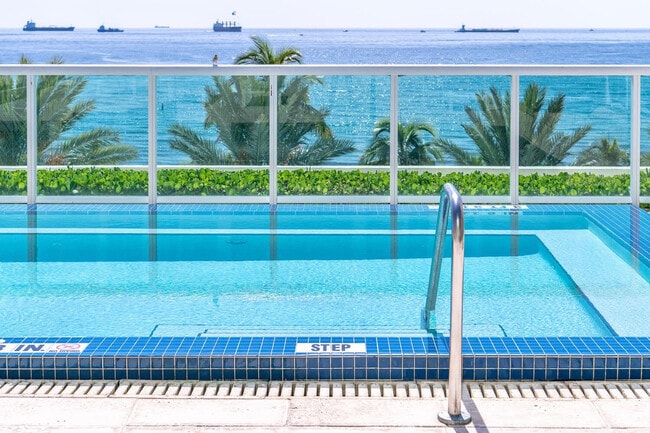 Building Photo - 101 S Fort Lauderdale Beach Blvd