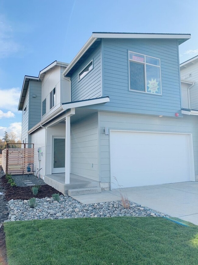 Building Photo - Lease Takeover Available 12/9/25! Sunny 3 bdrm, 2.5 bath in Cordata Neighborhood