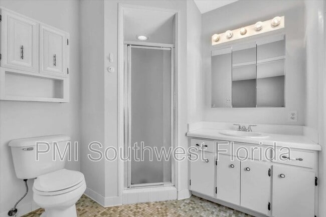 Building Photo - 1405 Cambridge Dr