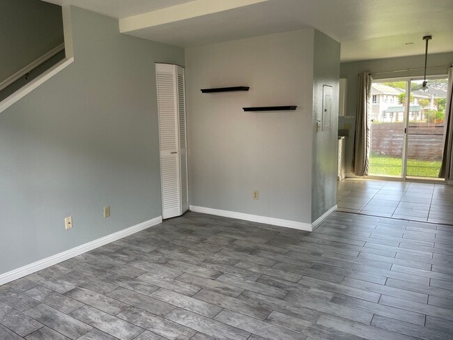 Building Photo - Kulalani Village - Right Next to Kapolei E...