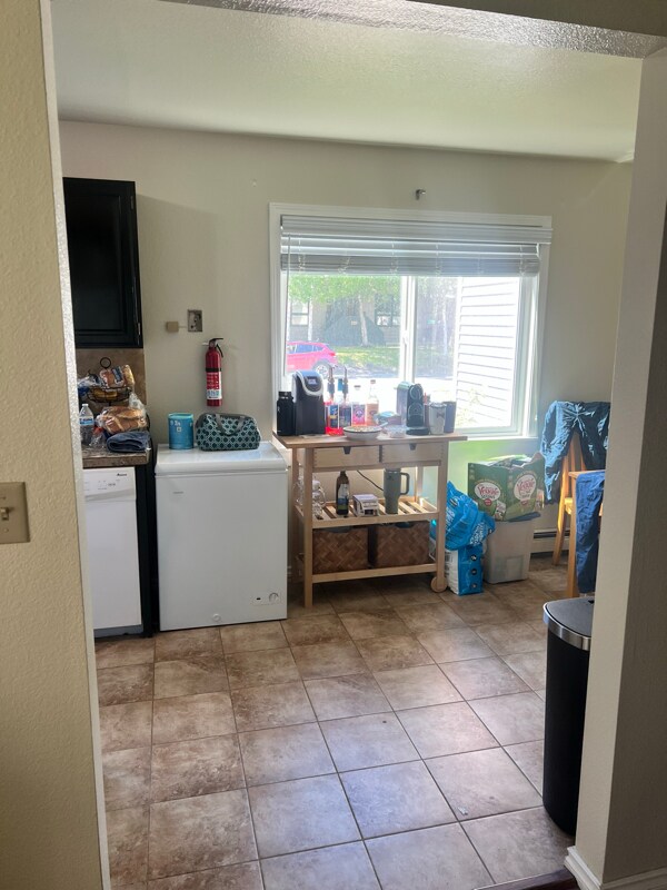Building Photo - 8933 Lakehurst Dr