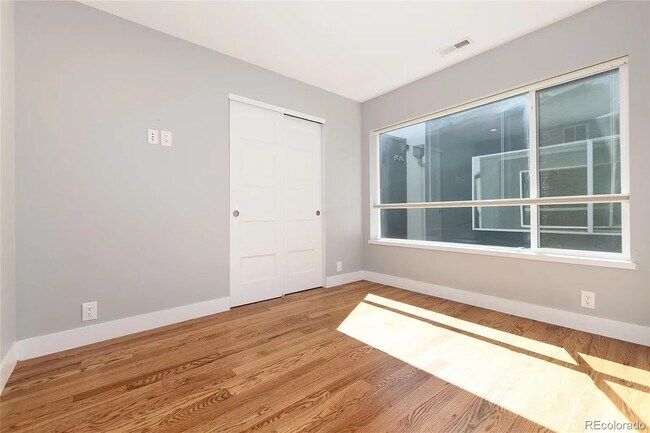 Building Photo - 4926 Lowell Blvd