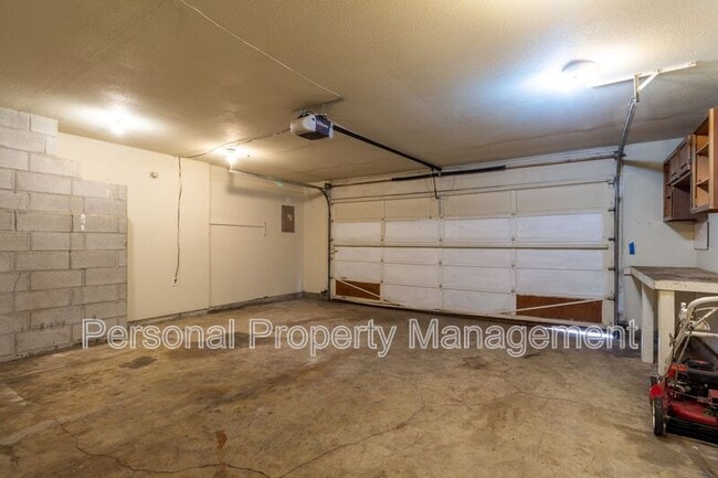Building Photo - 4604 NE 137th Ave