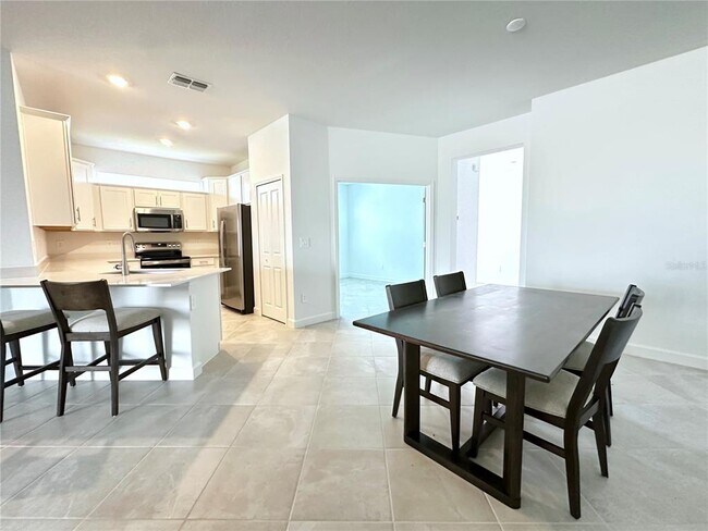 Building Photo - 8225 Shr Lk Dr