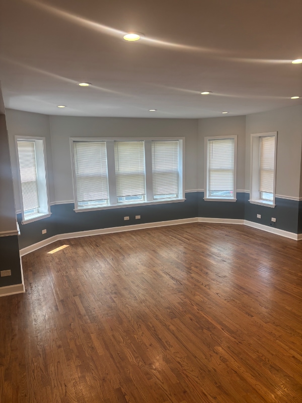 Building Photo - 7725 S Kingston Ave